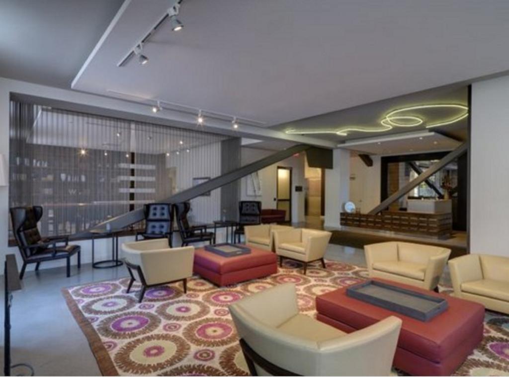 Global Luxury Suites At Kendall East Кембридж Экстерьер фото
