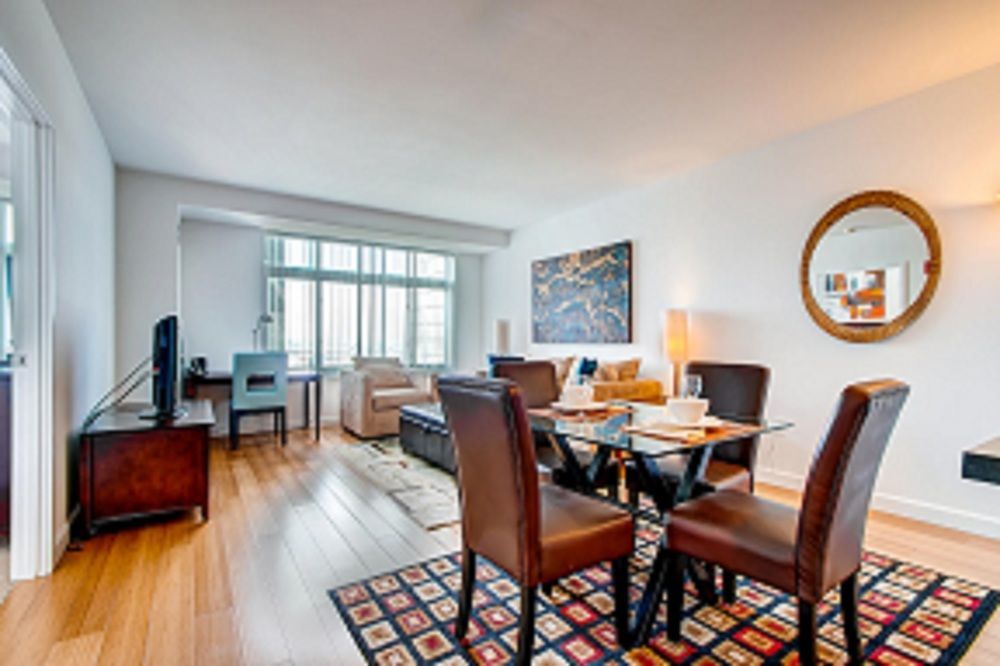 Global Luxury Suites At Kendall East Кембридж Экстерьер фото