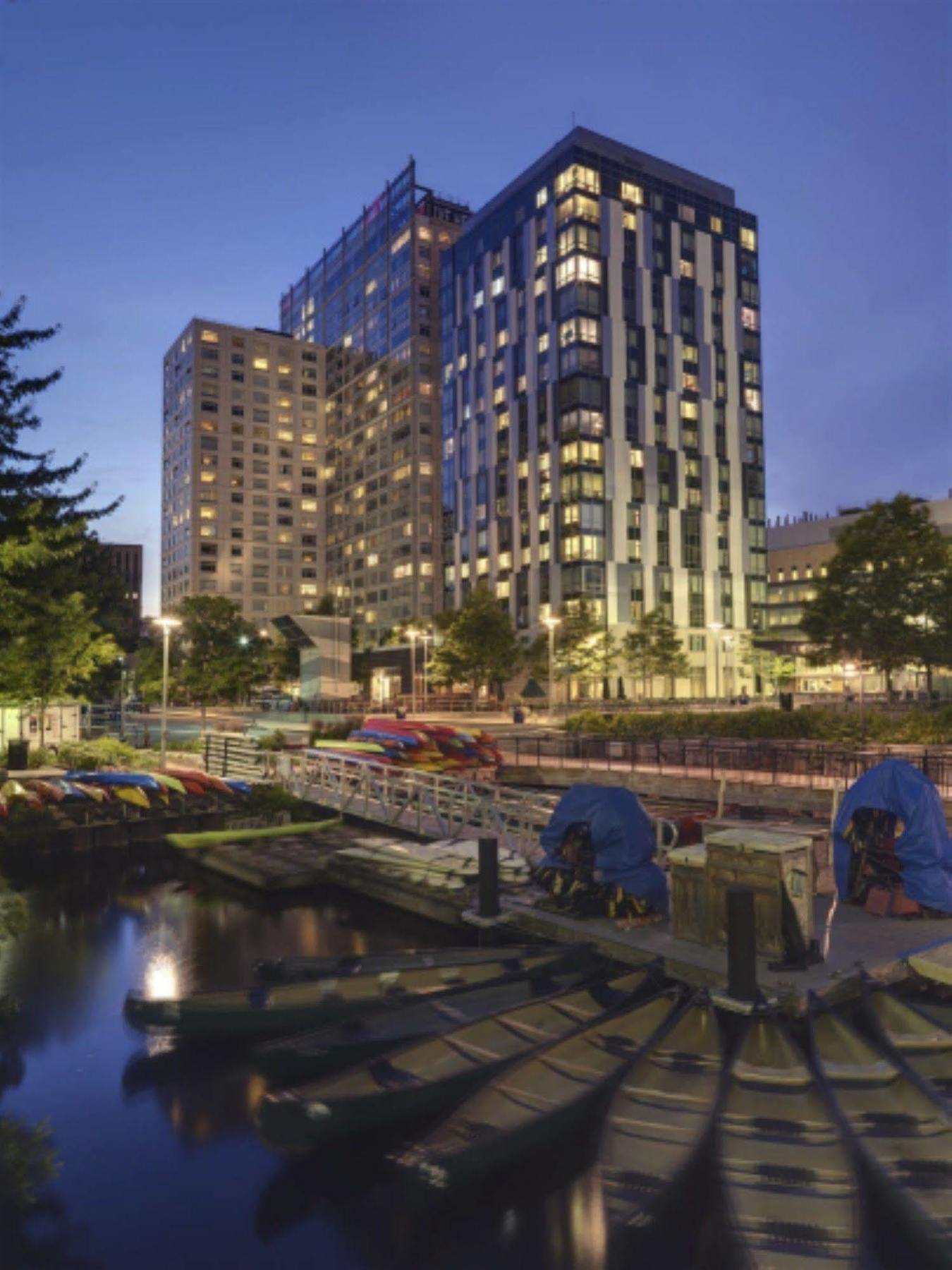 Global Luxury Suites At Kendall East Кембридж Экстерьер фото